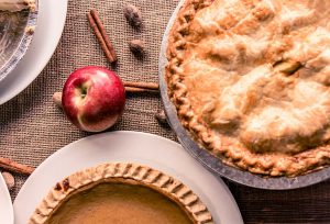 apple pie and cinnamon sticks